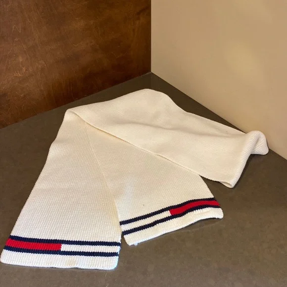 Vintage 2000s Tommy Hilfiger logo ivory knit scarf - Picture 1 of 3